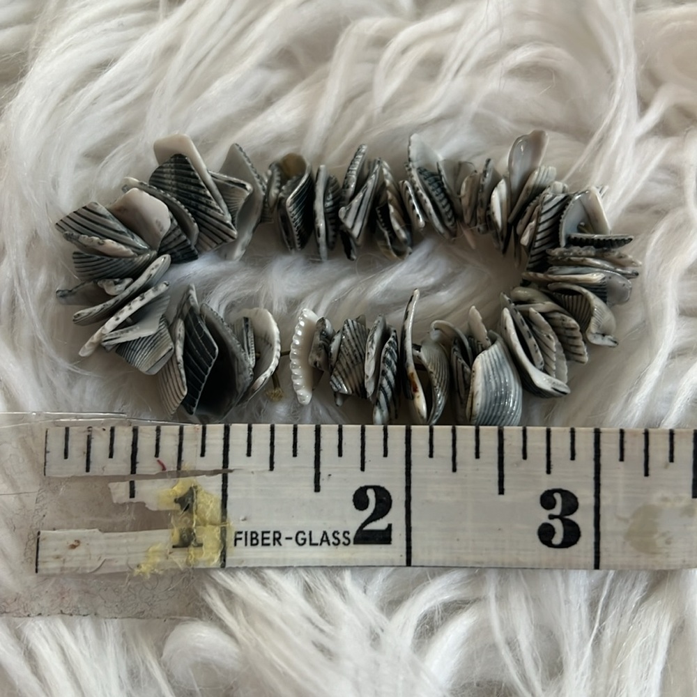 Seashell Bracelet - Picture 3 of 3